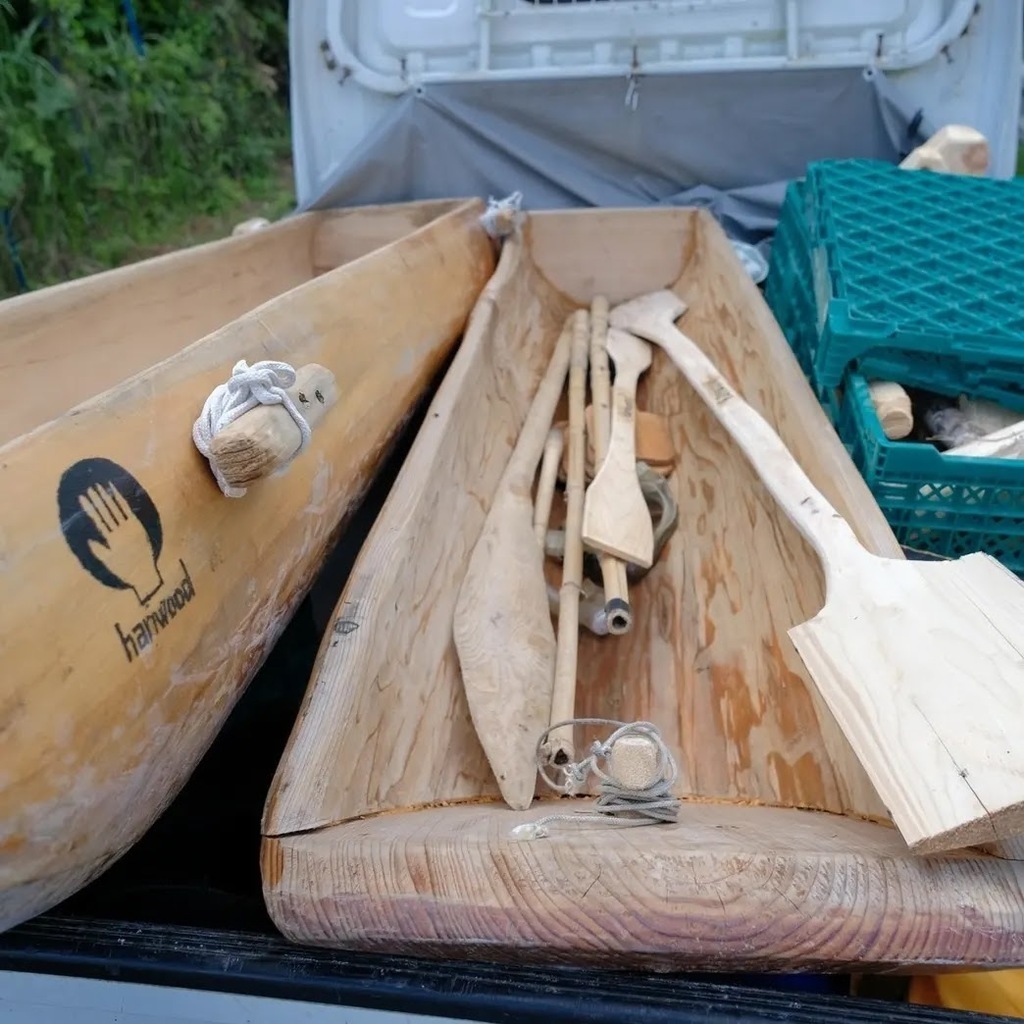 間伐材を使い丸木舟を作って乗ってみよう