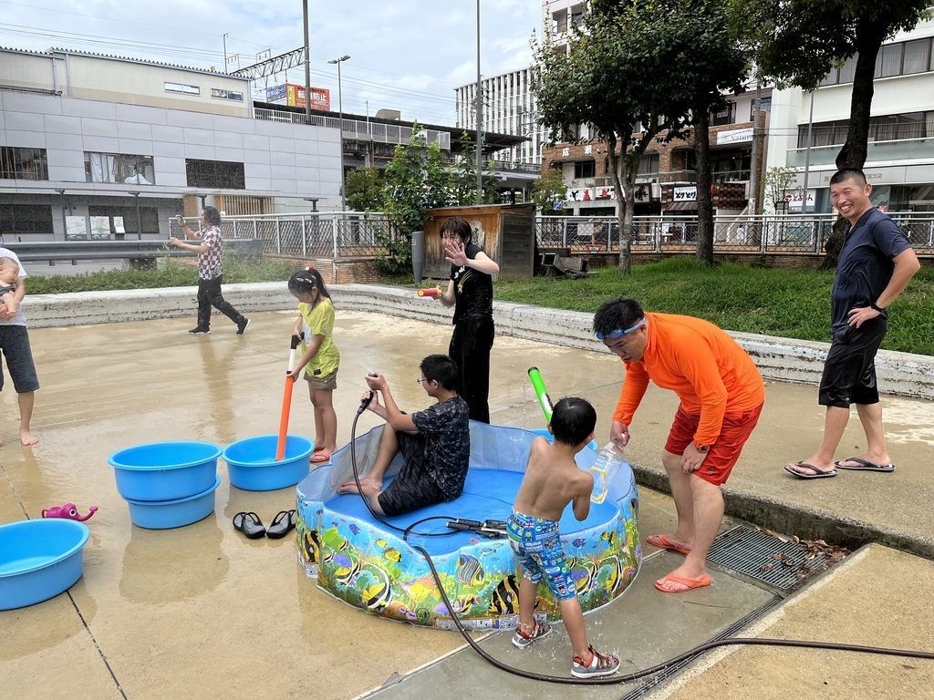豊田市の真ん中で水かけ祭り！