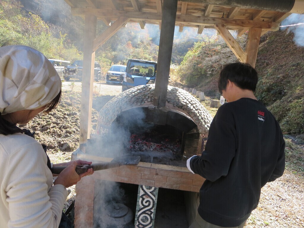 アンティマキ＆Kiyoの石窯体験で焼いたお菓子とカレーランチinすげの里2026