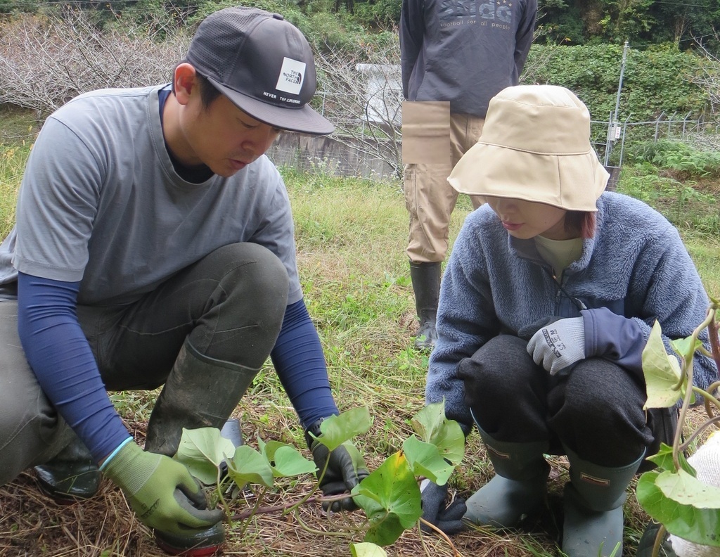【9/5予約開始】＼秋の里山を五感で楽しむ！／ もみ殻くんたん＆ほくほく焼き芋体験inすげの里2026