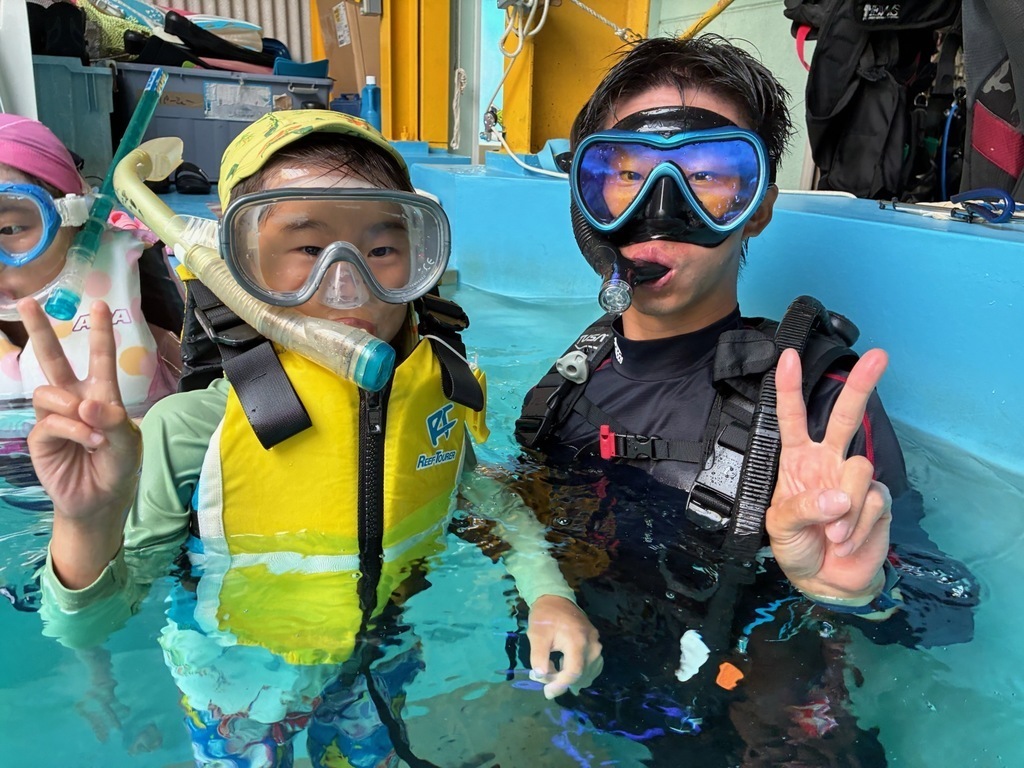 室内温水ダイビングプールで初めてでも安心スノーケリング教室